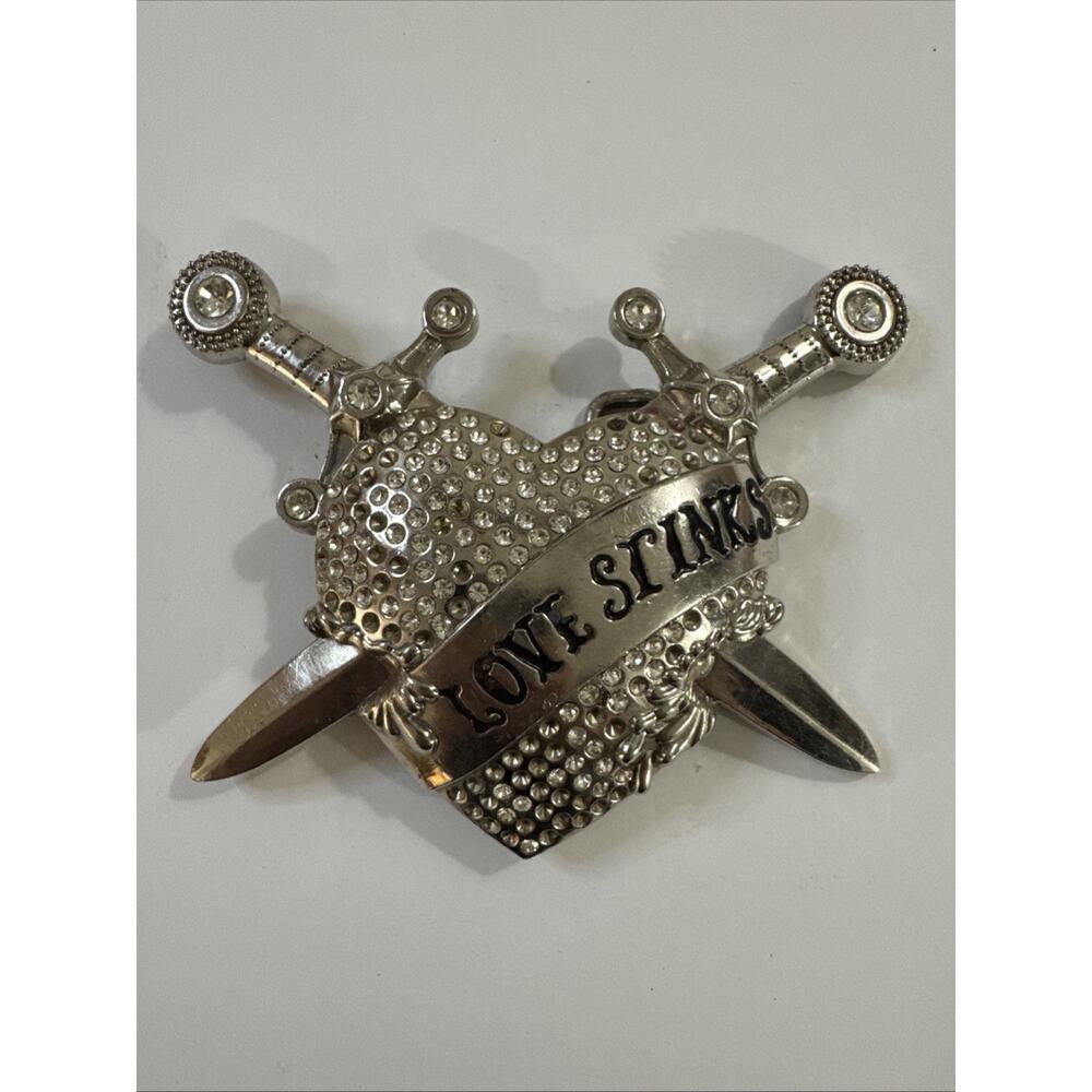 Y2K Western Rhinestone "Love Stinks" Belt Buckle - Heart & Daggers - Silver